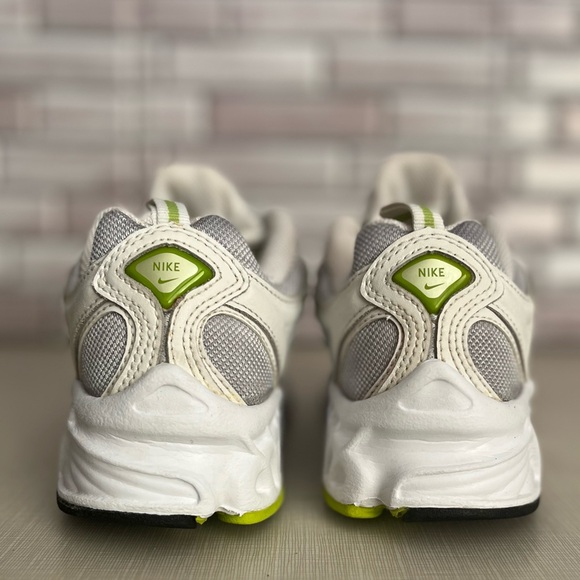 Nike running shoes. Used, good condition. Please see photos. Size 7.5 - Picture 4 of 7